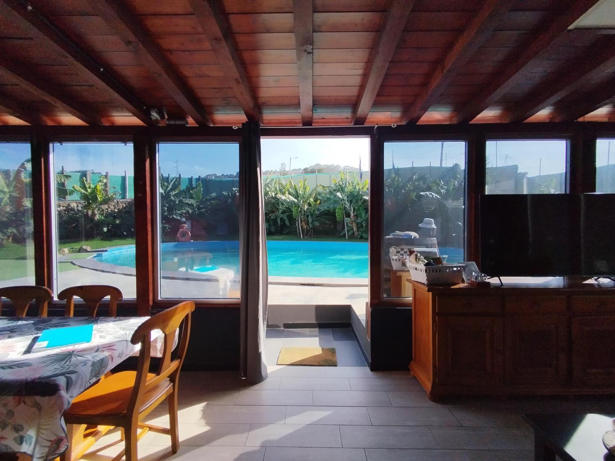 Canaria Luna - Large Saltwater Pool